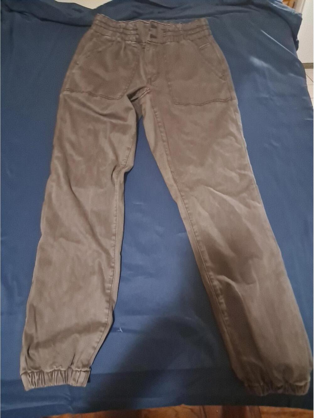 American Eagl BOys size 10 CARGO Pants Greyish Tapper Ankles Mid Rise‎ Pockets